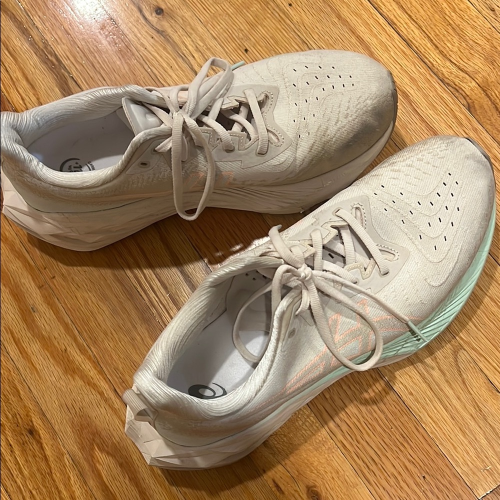 ASICS novablast 4 Running shoes